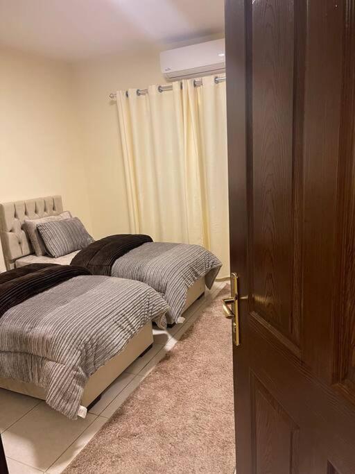 Exquisite And Cozy 2 Bedroom 2 Bath * Amman