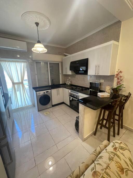 Exquisite And Cozy 2 Bedroom 2 Bath 公寓